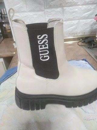Botines Guess Blancos y Negros