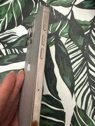 iPhone 16 Pro Apple