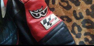 Mono de moto Berik rojo y negro