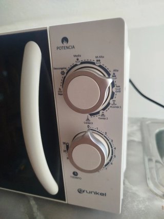 Microondas blanco