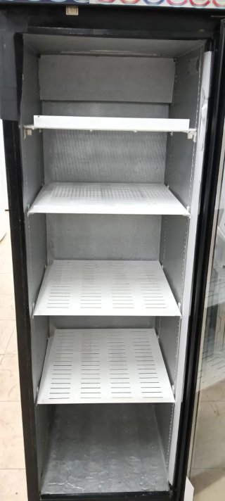 Nevera Comercial con Puerta de Cristal