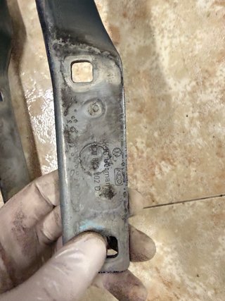 Bisagras Capó Passat B6