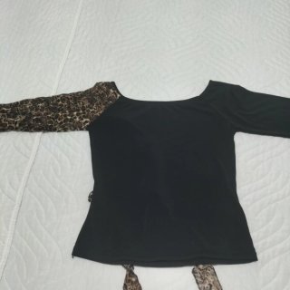 Jersey Negro con Leopardo Licra
