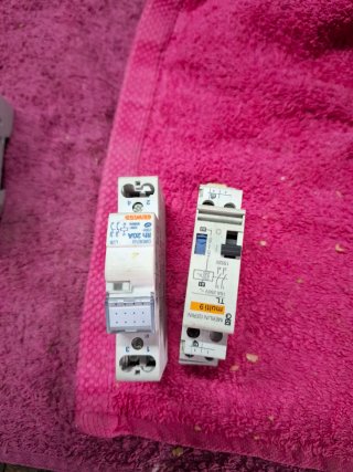 Interruptores GEWISS y Merlin Gerin