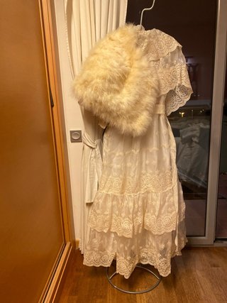 Vestido de Novia Talla 40 y capa de plumas