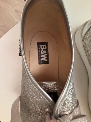 Bambas B&W plateadas talla 40