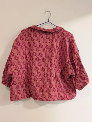 Camisa estampada rosa y gris