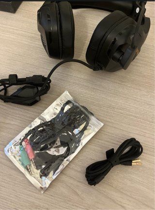Cascos negros con micrófono