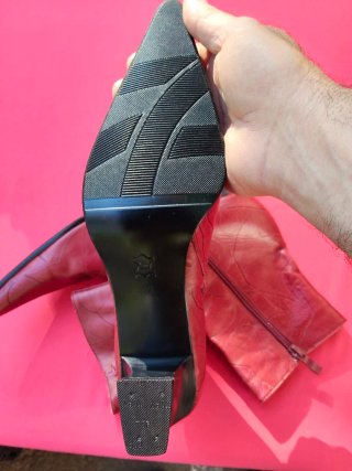 Botines rojos con estampado de hojas