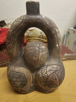 Escultura de barro antigua firmada
