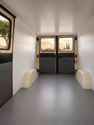 Mercedes-Benz 100 72 CV de 2 a 9 plazas homologada
