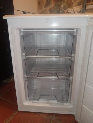 Congelador bajo encimera