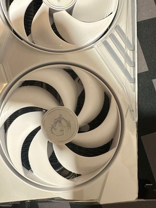MSI RTX 5080 Gaming Trio White (Solo desprecintada