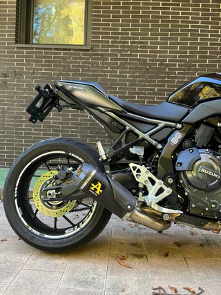 Suzuki GSX-8S 2024 - 8.300 km - Extras