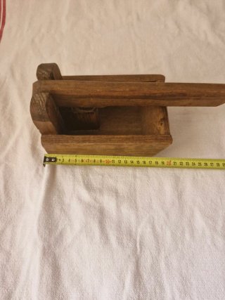 Cascanueces de madera artesanal