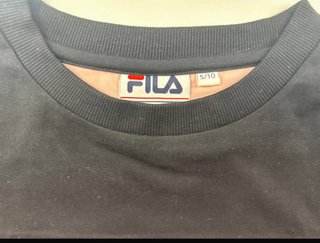 Camiseta Fila Negra y Rosa Talla S
