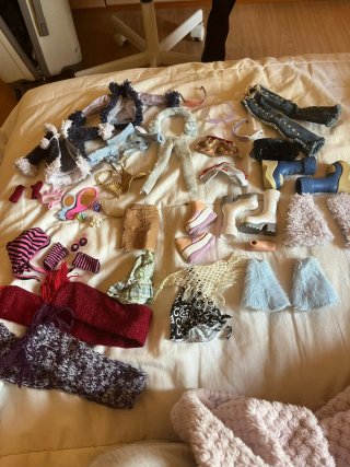 Maletín muñecas bratz con ropa y accesorios
