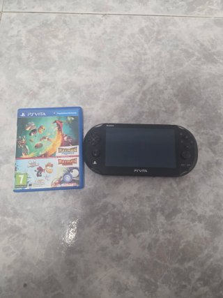 PS Vita Slim Negra + Juego