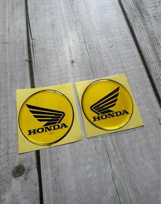 2 EMBLEMAS ADHESIVOS GEL 3D HONDA LOGO ORO MOTO