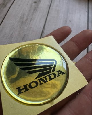 2 EMBLEMAS ADHESIVOS GEL 3D HONDA LOGO ORO MOTO