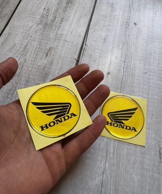 2 EMBLEMAS ADHESIVOS GEL 3D HONDA LOGO ORO MOTO