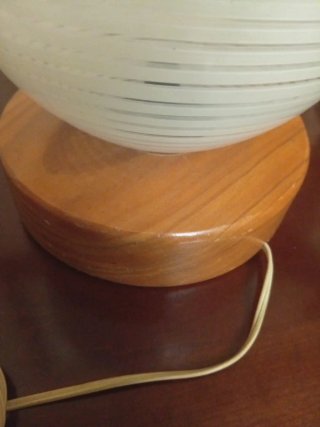 Lamparita de mesa cristal y madera