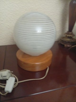 Lamparita de mesa cristal y madera