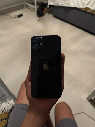iPhone 12 con caja