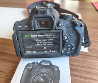 EOS 700D + Accesorios