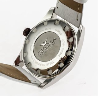 Reloj Optima Swiss Made Blanco y Plateado