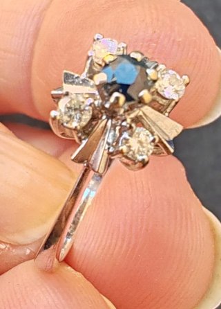 Anillo Oro Blanco Zafiro y Circonitas