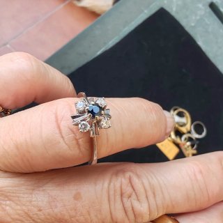 Anillo Oro Blanco Zafiro y Circonitas