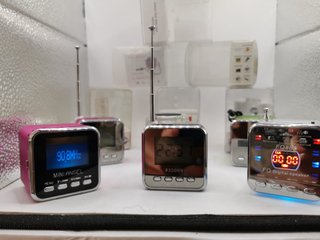 Lote 6 Mini Altavoces Radio MP3 USB