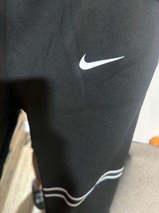 Conjunto Nike Tech Negro Reflectante