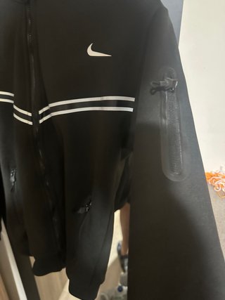 Conjunto Nike Tech Negro Reflectante