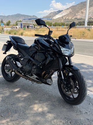Kawasaki Z750 con 1 año de garantía