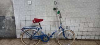 Bicicleta BH plegable azul