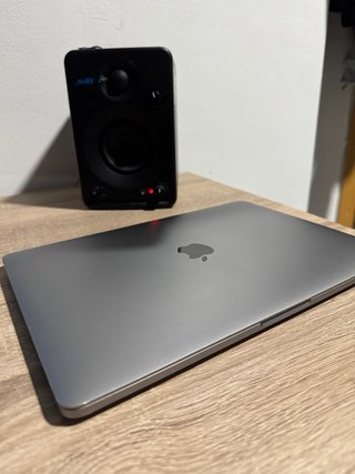 MacBook Pro 13 2020 Intel i5 16GB RAM 256GB SSD