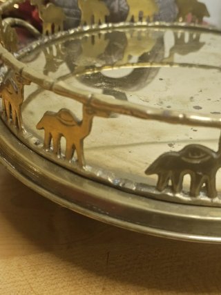 Bandeja decorativa con camellos