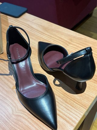 Zapatos de tacón negros