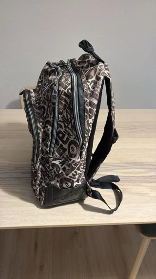 Mochila Totto con estampado de letras