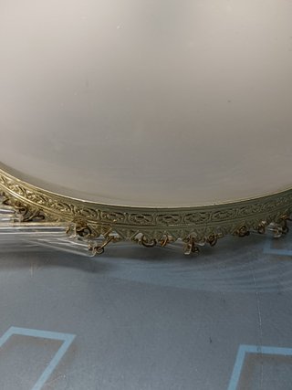 Preciosa Lámpara de latón y cristal , con colgantes, diametro 25 cm.
