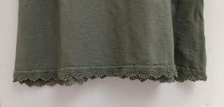 Top básico/camiseta tirantes verde caqui y encaje