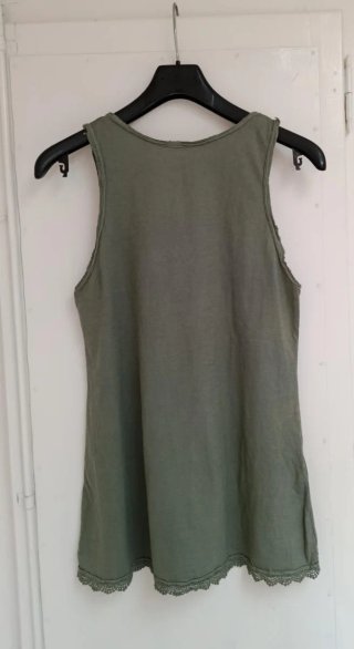 Top básico/camiseta tirantes verde caqui y encaje