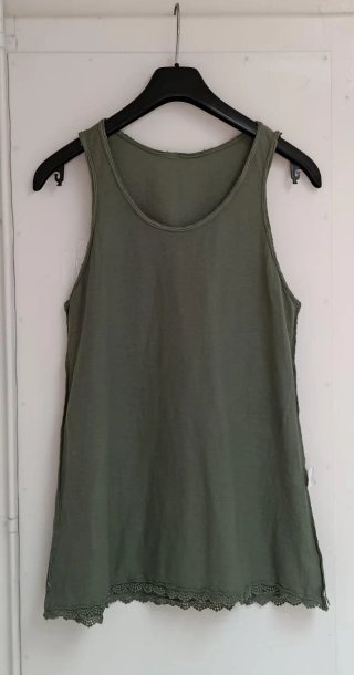 Top básico/camiseta tirantes verde caqui y encaje