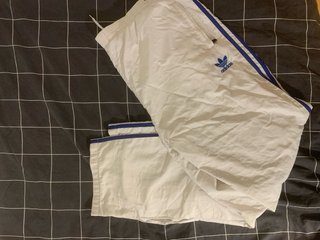 Pantalones 10€ cada uno