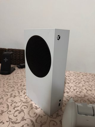 Xbox Series S + 2 Controller (Bianco/Rosso)