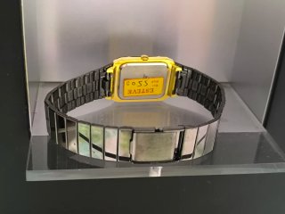Reloj Takeda Quartz Dorado y Negro