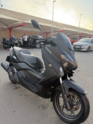 Yamaha XMAX 125 MOMODESIGN Edición Limitada