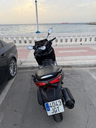 Yamaha XMAX 125 MOMODESIGN Edición Limitada